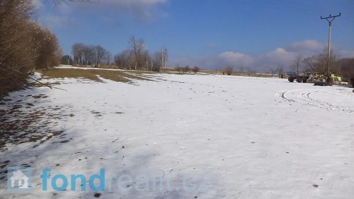Prodej pozemku 680 m²